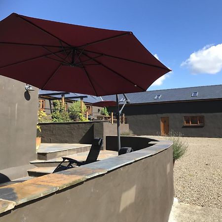 Foxglove - Luxurious Barn Conversion - Blossom Farm Johnston 外观 照片