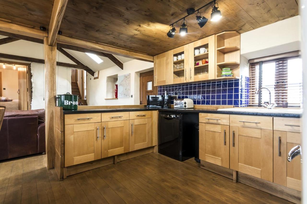 Foxglove - Luxurious Barn Conversion - Blossom Farm Johnston 外观 照片