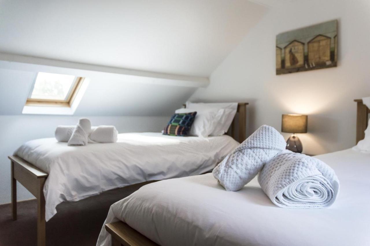 Foxglove - Luxurious Barn Conversion - Blossom Farm Johnston 外观 照片