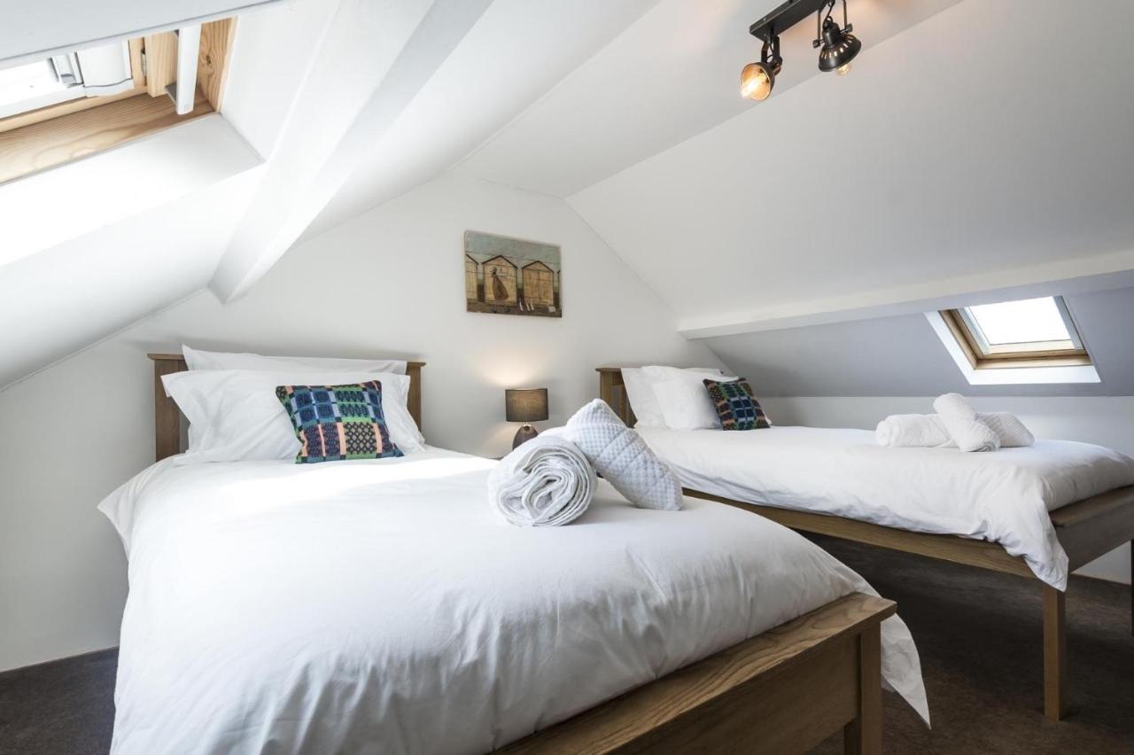 Foxglove - Luxurious Barn Conversion - Blossom Farm Johnston 外观 照片