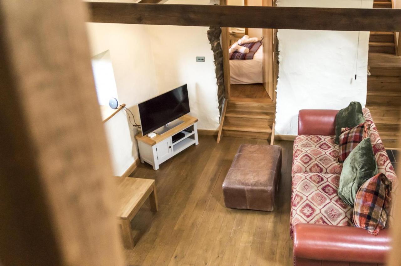 Foxglove - Luxurious Barn Conversion - Blossom Farm Johnston 外观 照片
