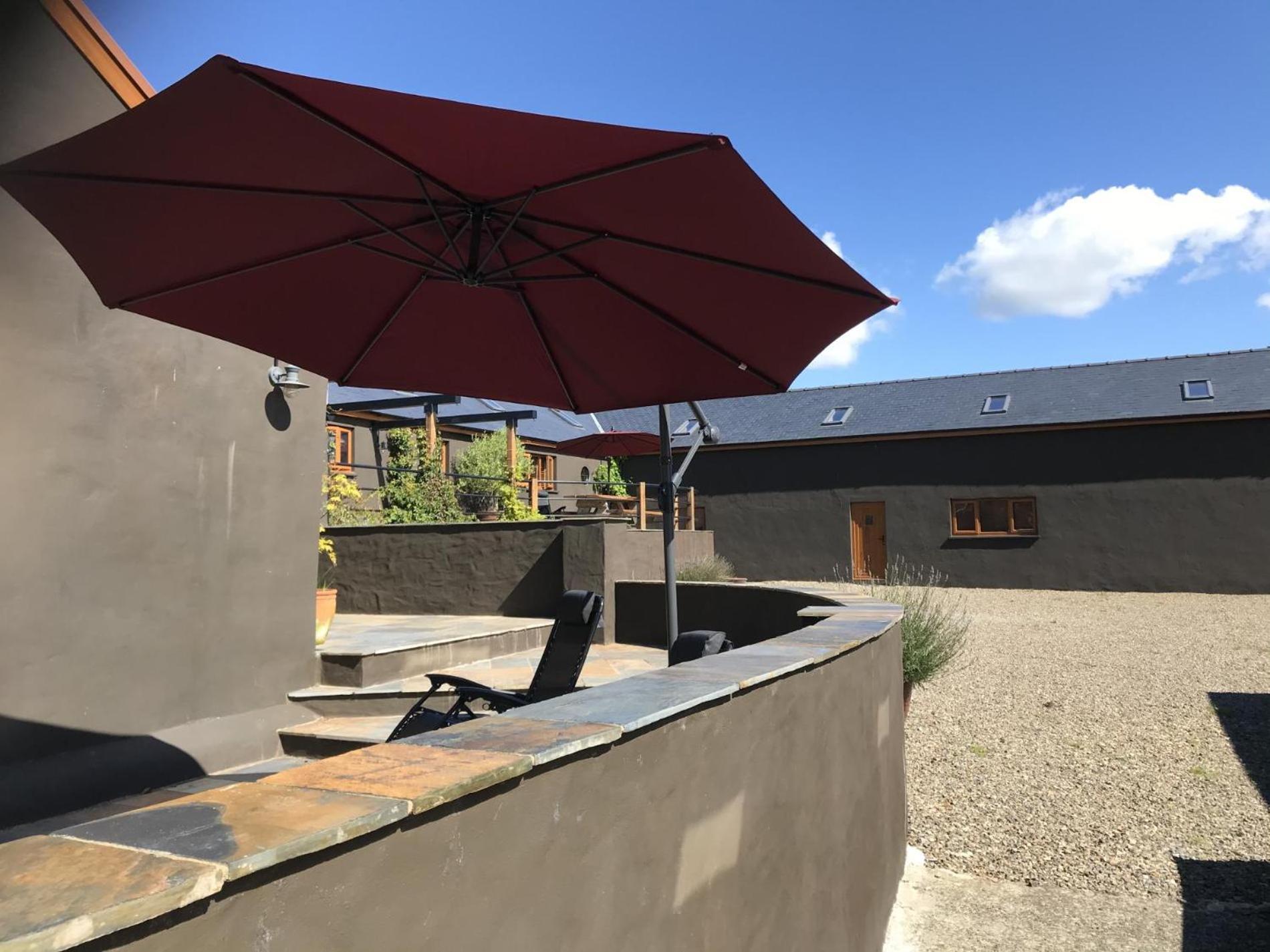 Foxglove - Luxurious Barn Conversion - Blossom Farm Johnston 外观 照片