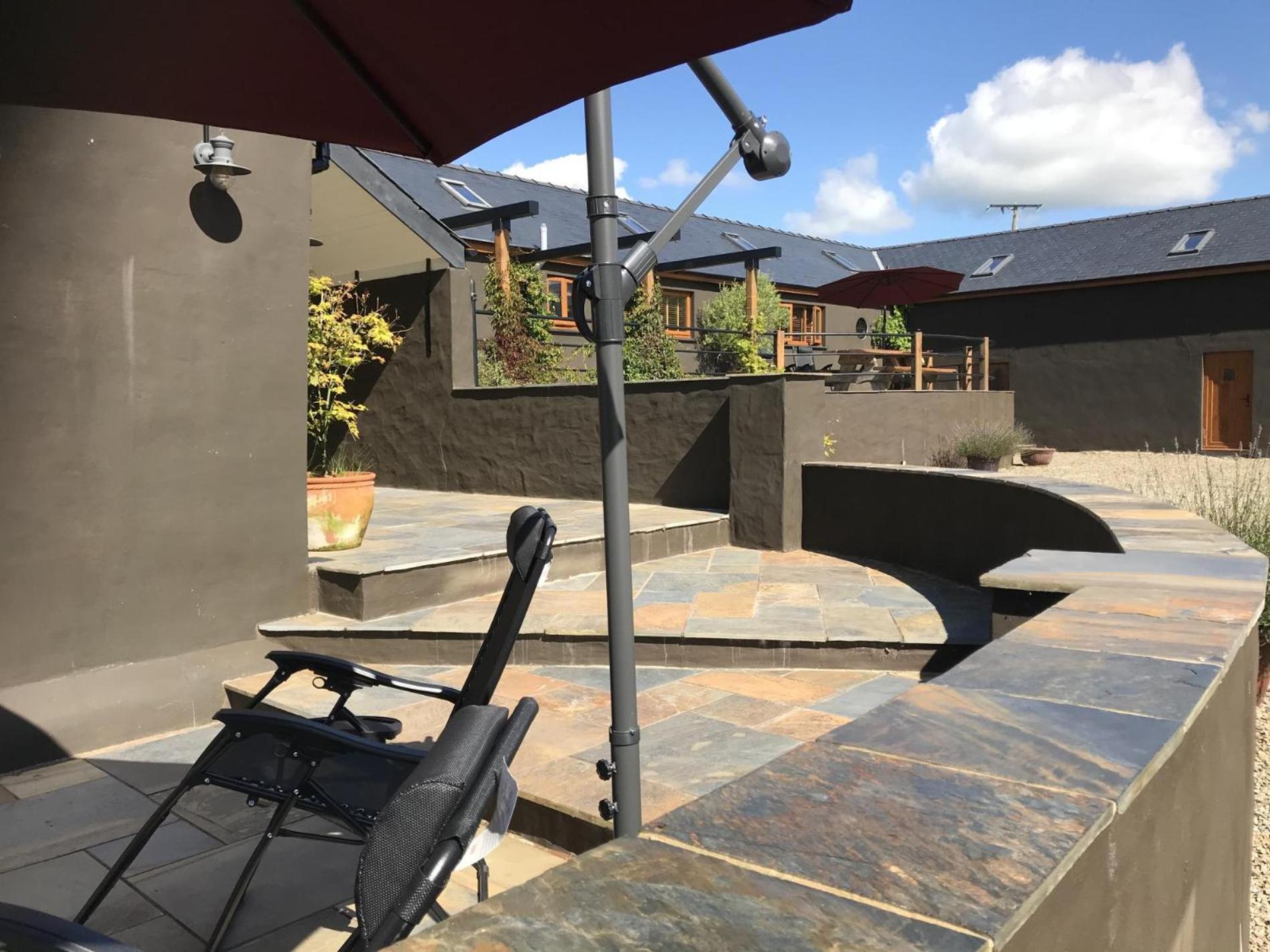 Foxglove - Luxurious Barn Conversion - Blossom Farm Johnston 外观 照片